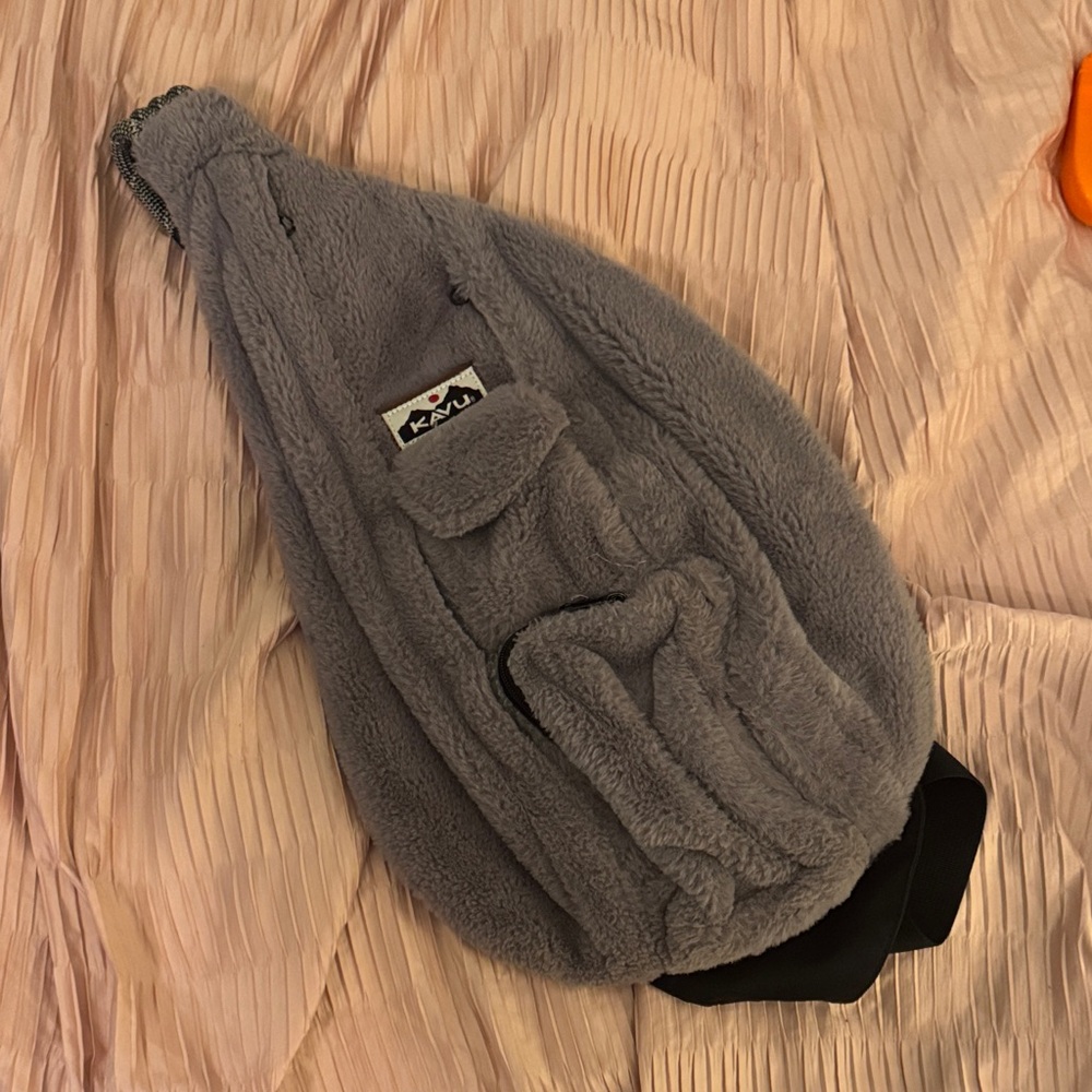 Kavu Charcoal Fleece Sling Pack